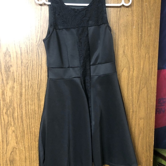 Various womens clothes - Picture 2 of 10